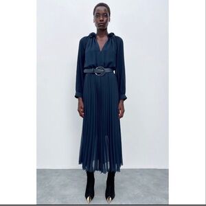 Zara Pleated Dress with Belt. Sz- Small